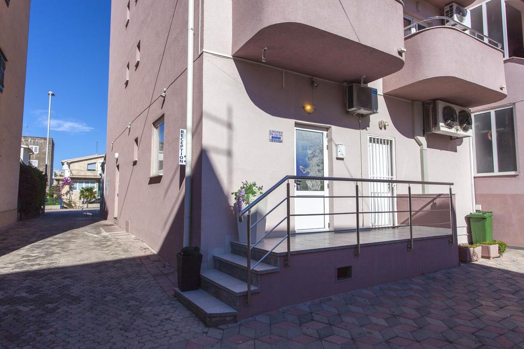 Apartments Villa Jukic มาคาร์สกา ภายนอก รูปภาพ