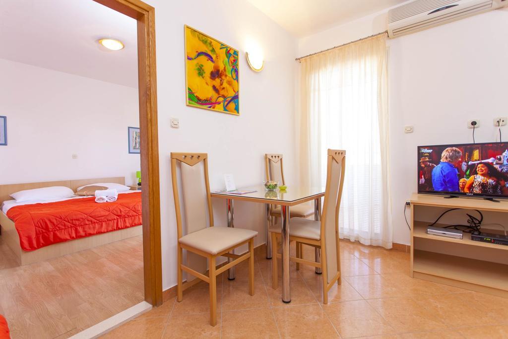 Apartments Villa Jukic มาคาร์สกา ห้อง รูปภาพ