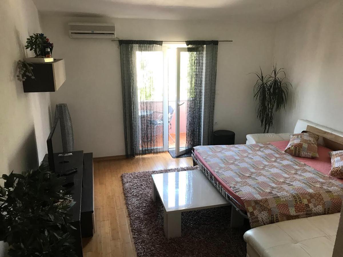 Apartments Villa Jukic มาคาร์สกา ภายนอก รูปภาพ